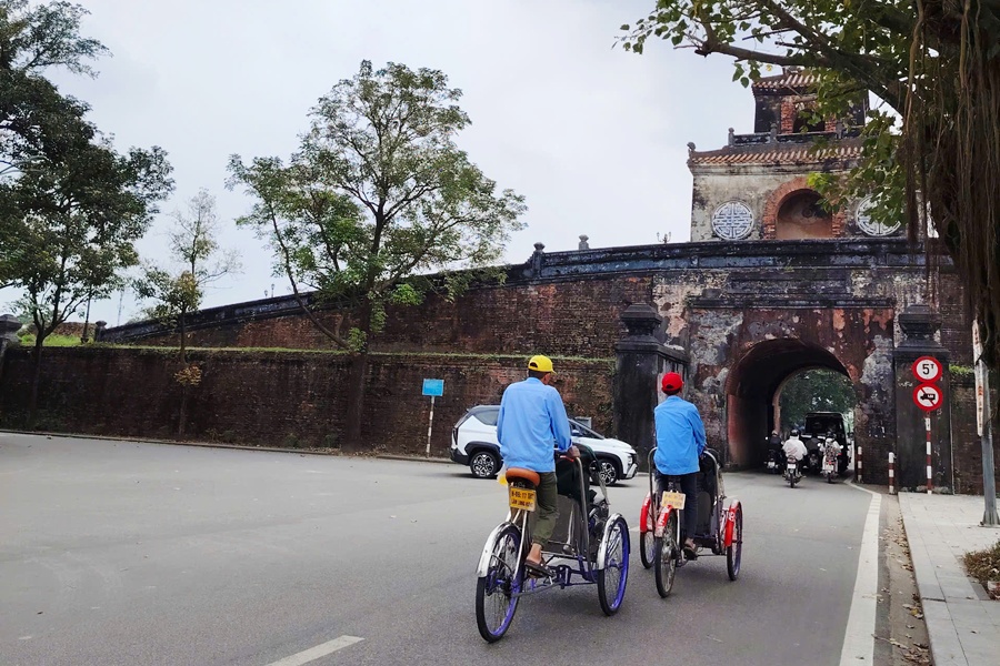 Verkehrsmittel zur Fortbewegung Hue