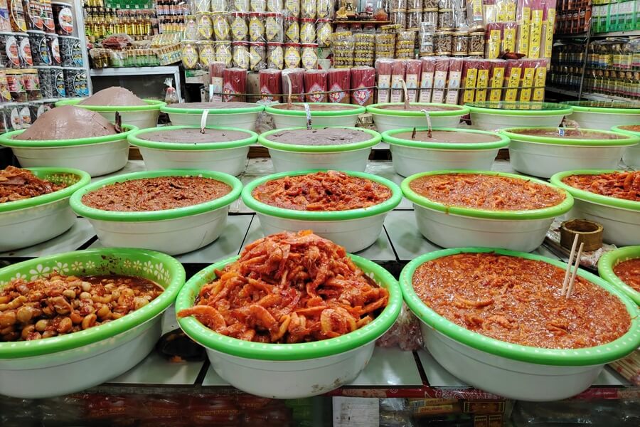 Shrimp-Paste im Dong Ba Markt