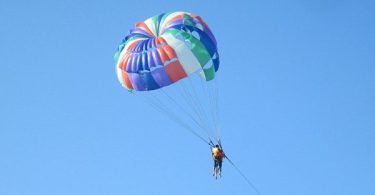 parachuting canoeing on My Khe beach