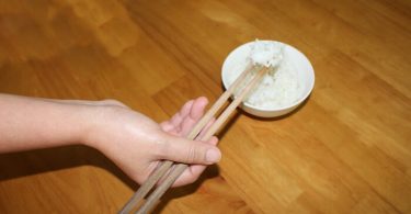 eating rules with chopsticks
