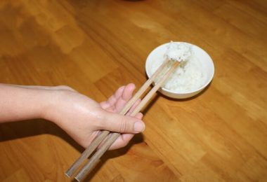 eating rules with chopsticks