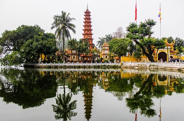 tran quoc pagoda hanoi