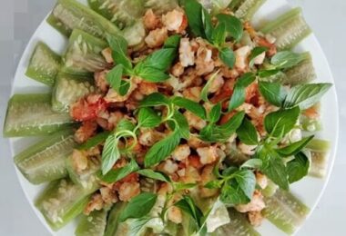 steamed sponge gourd with shrimp