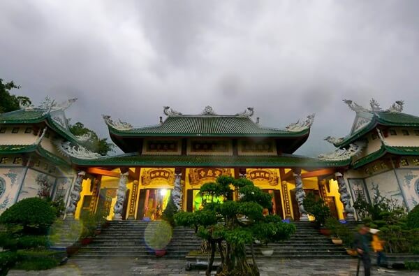 main temple in linh ung