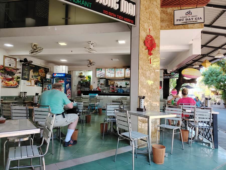 The front view of Hong Mai Pancake Restaurant