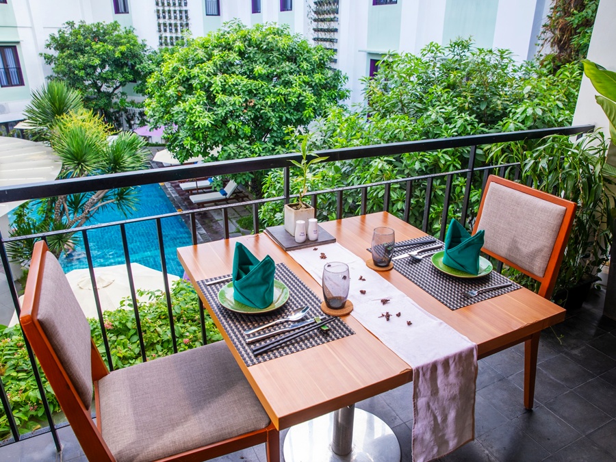 Outdoor space on second floor of the restaurant