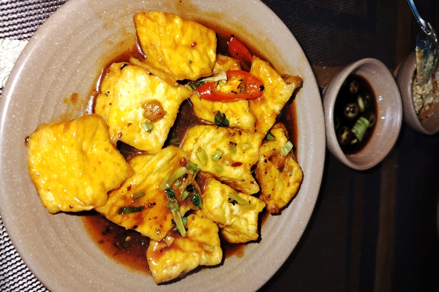 Tofu with Tomato Sauce, a famous vegetarian food in Sala Restaurant