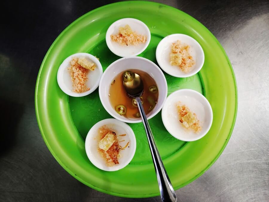 many small dishes of banh beo in Hue reflecting its delicate food culture